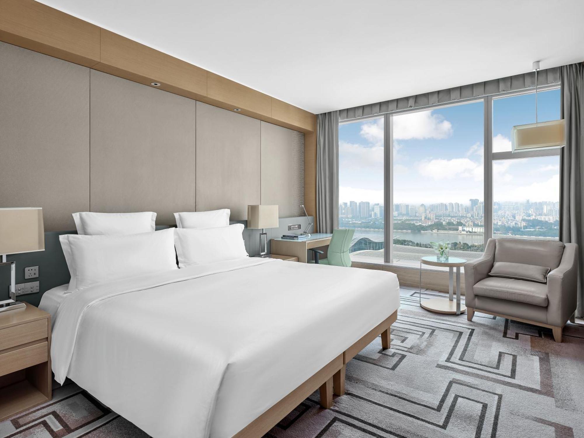 Langham Place Guangzhou - Walking Distance To Canton Fair & Overseas Buyers Registration Service Exterior photo