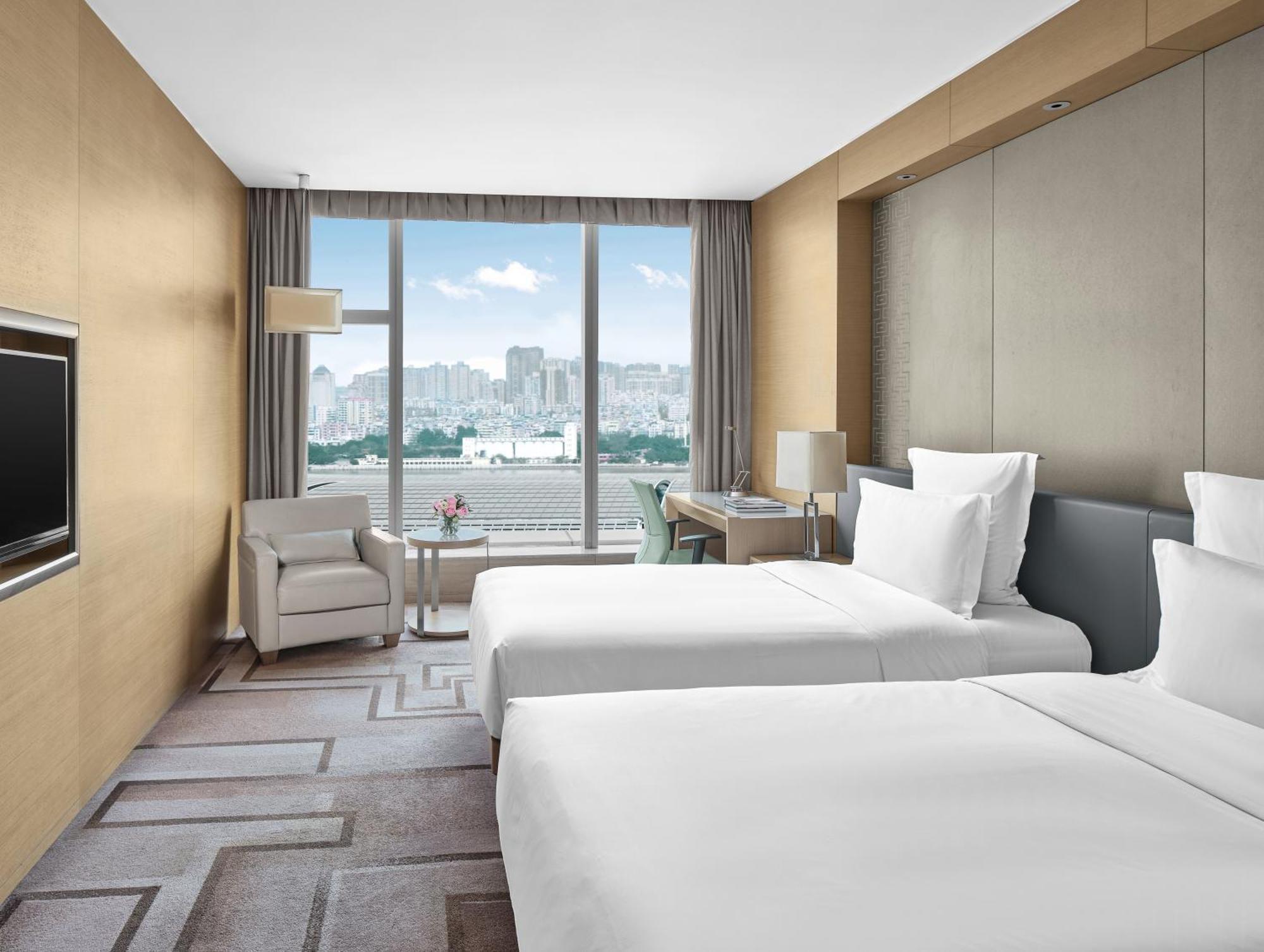 Langham Place Guangzhou - Walking Distance To Canton Fair & Overseas Buyers Registration Service Exterior photo