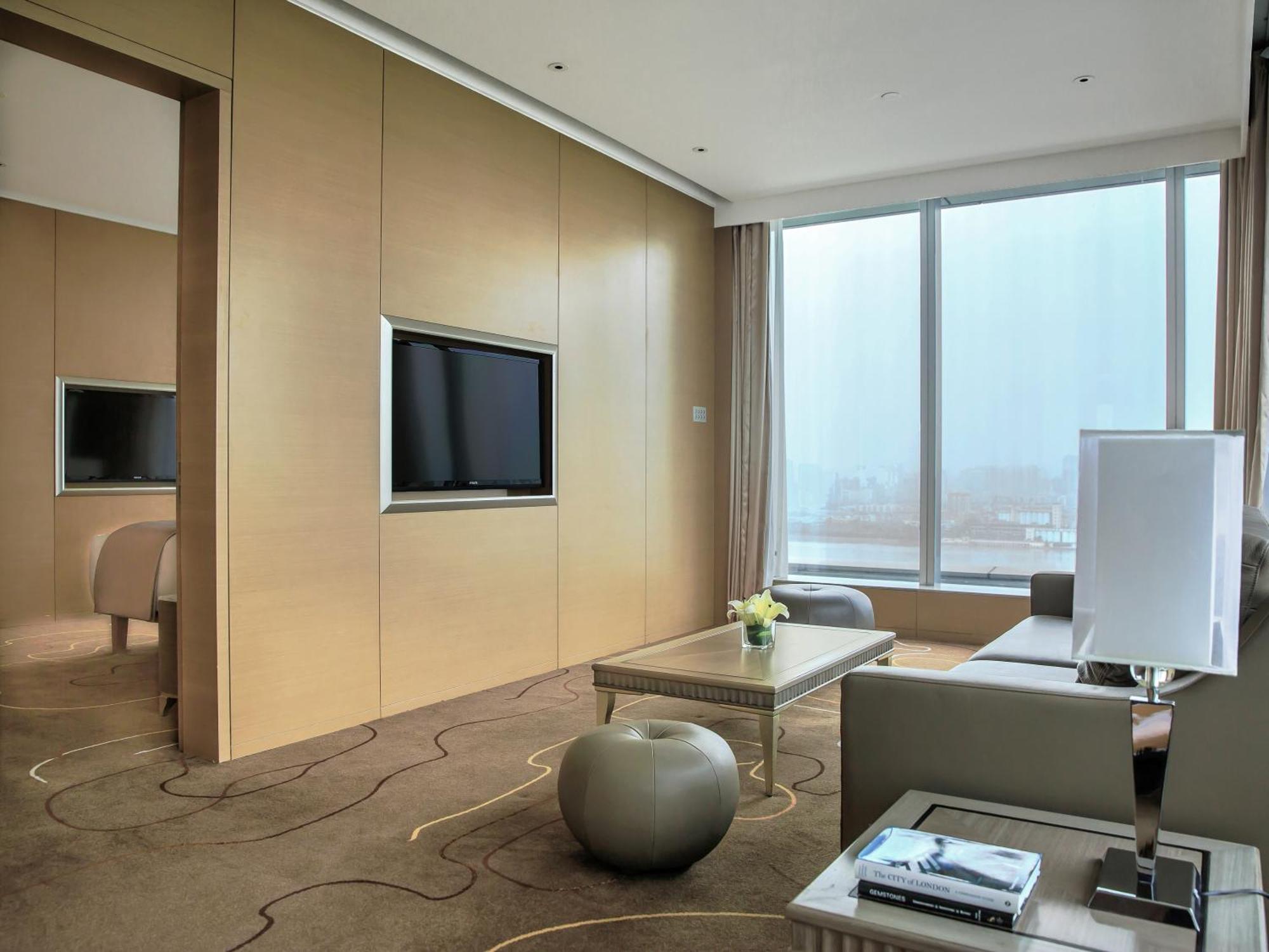 Langham Place Guangzhou - Walking Distance To Canton Fair & Overseas Buyers Registration Service Exterior photo