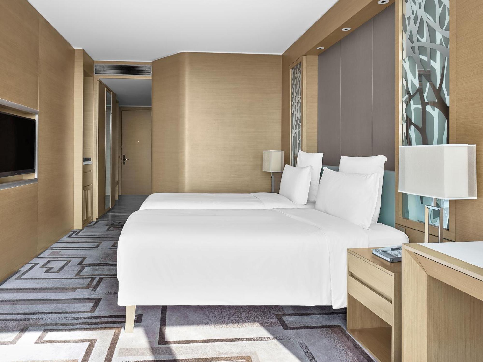 Langham Place Guangzhou - Walking Distance To Canton Fair & Overseas Buyers Registration Service Exterior photo